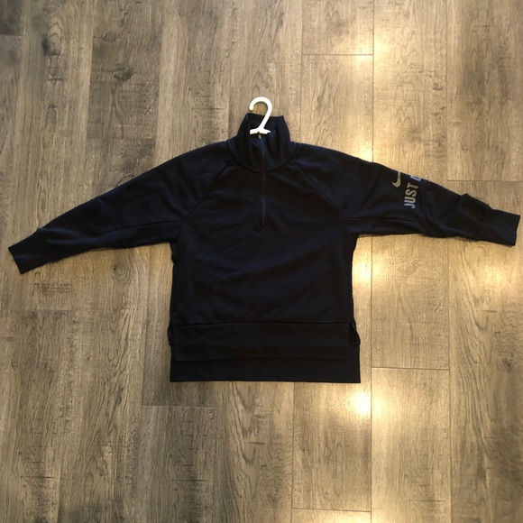 Nike Tops - Nike Sweater